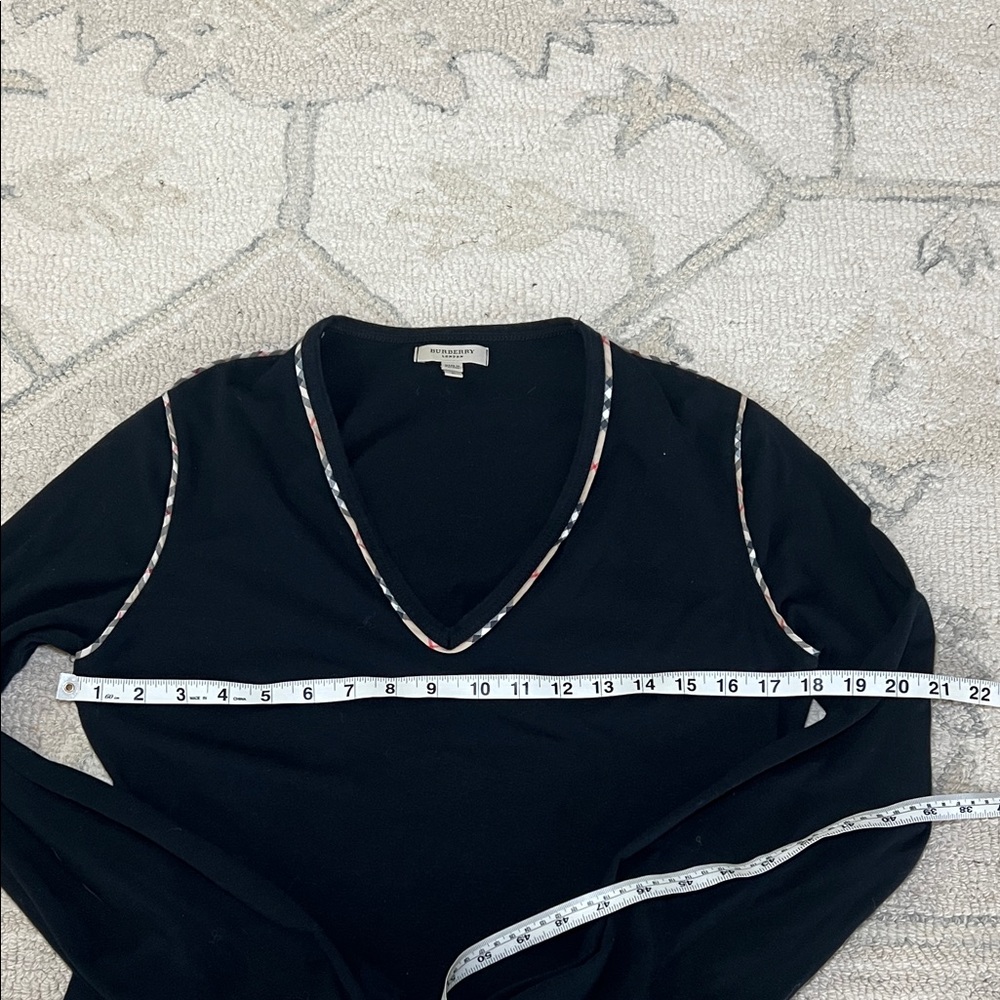 Burberry Black V-Neck Long Sleeve Top with Trim - Picture 4 of 6